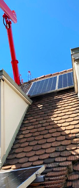 Schutzsystem gegen Tauben unter einer Photovoltaikanlage